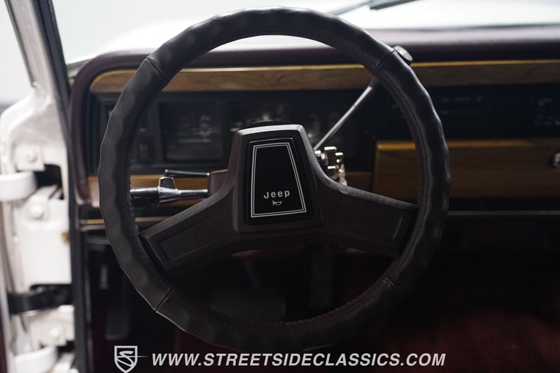 Jeep-Grand-wagoneer-1988-White-Maroon-15