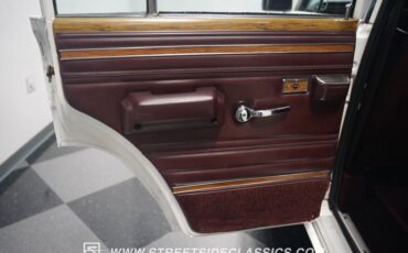 Jeep-Grand-wagoneer-1988-White-Maroon-18
