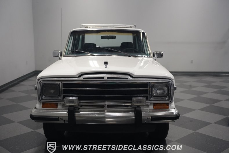 Jeep-Grand-wagoneer-1988-White-Maroon-34