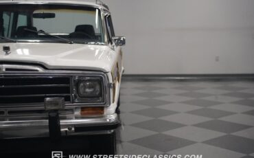 Jeep-Grand-wagoneer-1988-White-Maroon-36