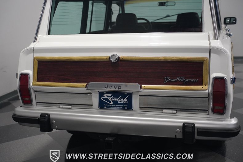 Jeep-Grand-wagoneer-1988-White-Maroon-39