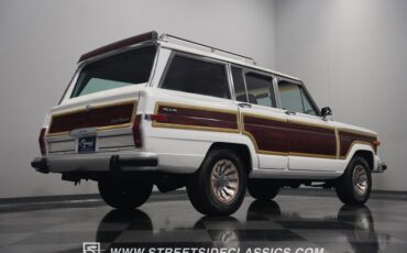 Jeep-Grand-wagoneer-1988-White-Maroon-40
