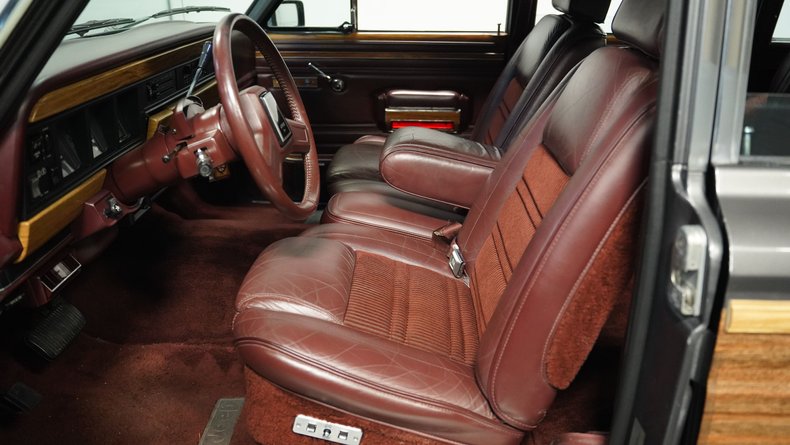 Jeep-Grand-wagoneer-1989-Gray-Metallic-Maroon-12