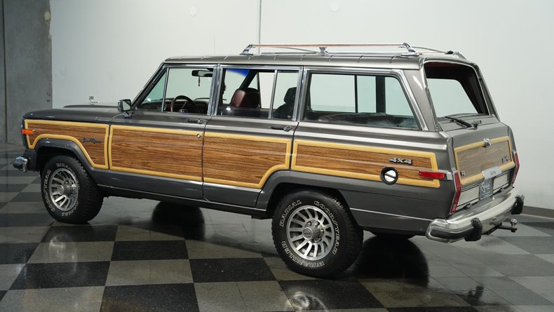 Jeep-Grand-wagoneer-1989-Gray-Metallic-Maroon-14
