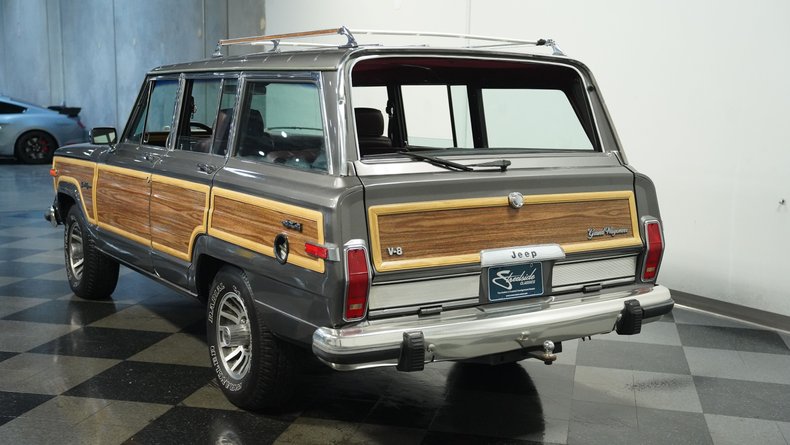 Jeep-Grand-wagoneer-1989-Gray-Metallic-Maroon-15