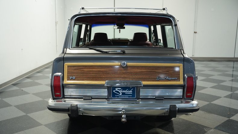 Jeep-Grand-wagoneer-1989-Gray-Metallic-Maroon-16