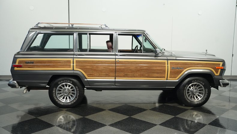 Jeep-Grand-wagoneer-1989-Gray-Metallic-Maroon-19