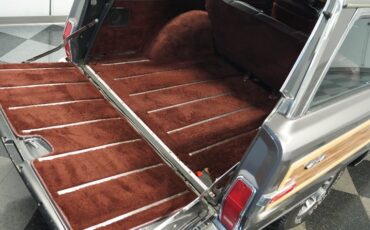 Jeep-Grand-wagoneer-1989-Gray-Metallic-Maroon-2