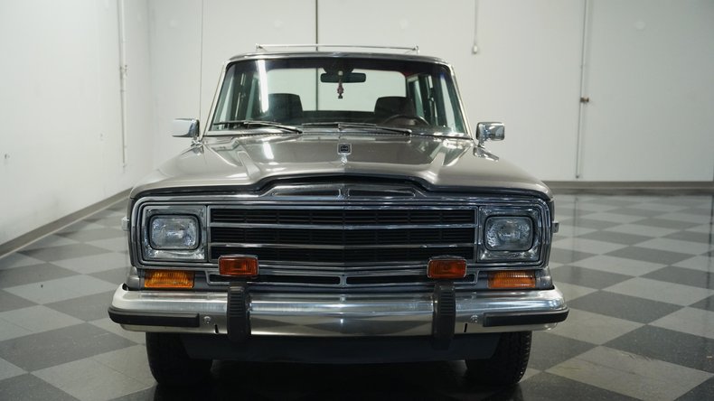 Jeep-Grand-wagoneer-1989-Gray-Metallic-Maroon-22
