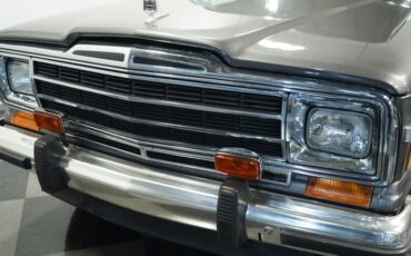 Jeep-Grand-wagoneer-1989-Gray-Metallic-Maroon-25