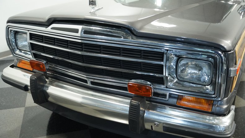 Jeep-Grand-wagoneer-1989-Gray-Metallic-Maroon-25