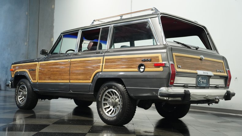 Jeep-Grand-wagoneer-1989-Gray-Metallic-Maroon-29