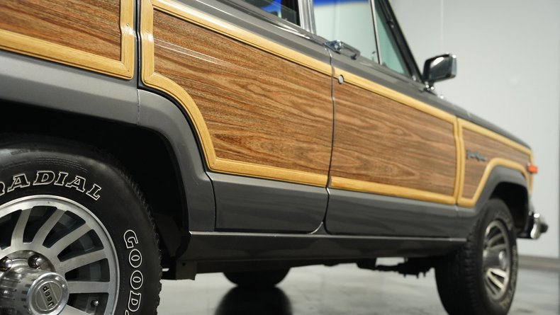 Jeep-Grand-wagoneer-1989-Gray-Metallic-Maroon-31