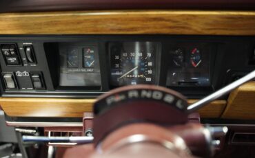 Jeep-Grand-wagoneer-1989-Gray-Metallic-Maroon-40