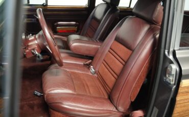 Jeep-Grand-wagoneer-1989-Gray-Metallic-Maroon-43