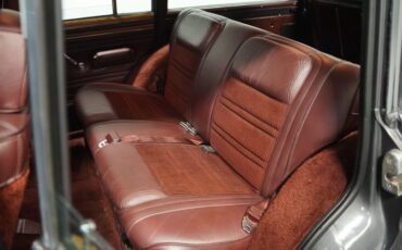 Jeep-Grand-wagoneer-1989-Gray-Metallic-Maroon-44