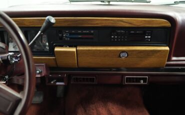 Jeep-Grand-wagoneer-1989-Gray-Metallic-Maroon-45