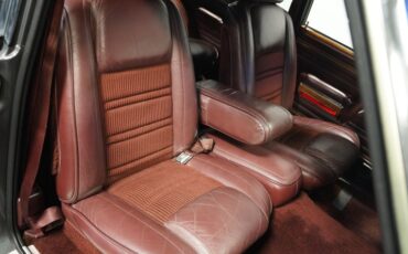 Jeep-Grand-wagoneer-1989-Gray-Metallic-Maroon-47