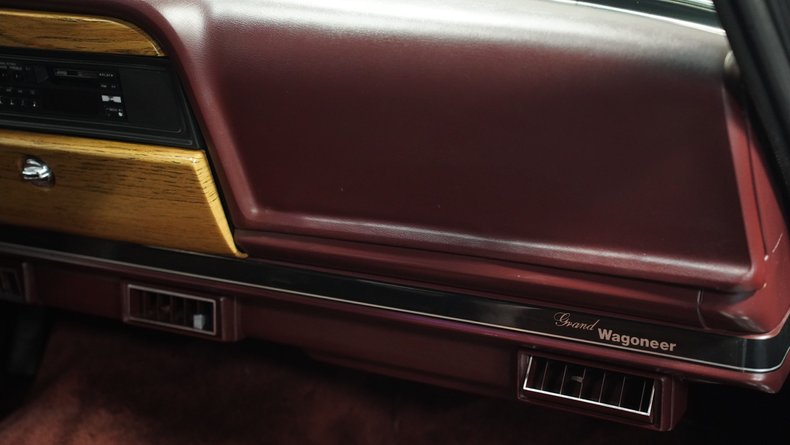 Jeep-Grand-wagoneer-1989-Gray-Metallic-Maroon-7