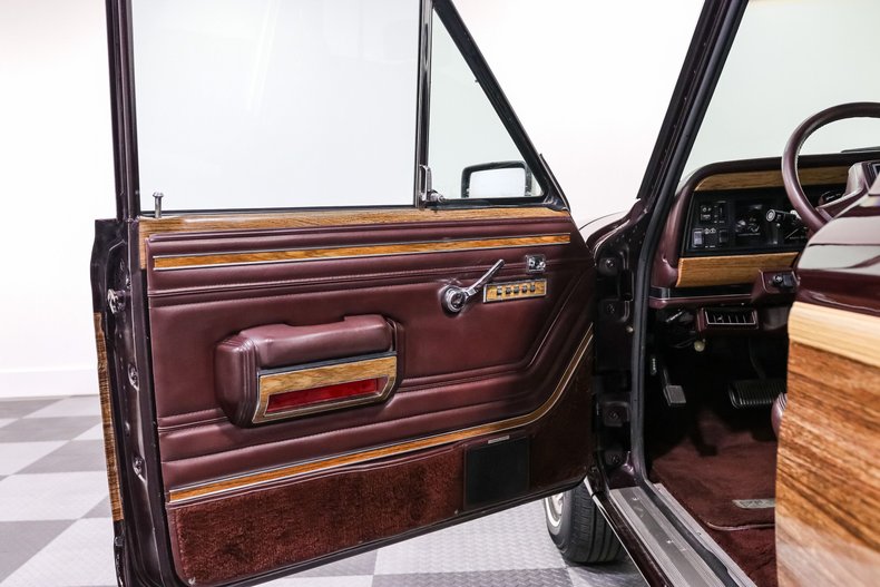 Jeep-Grand-wagoneer-1989-Maroon-Maroon-11