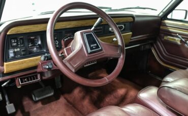 Jeep-Grand-wagoneer-1989-Maroon-Maroon-12