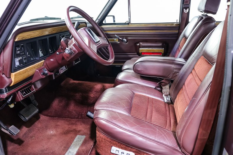 Jeep-Grand-wagoneer-1989-Maroon-Maroon-13