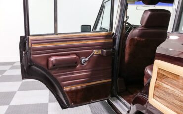 Jeep-Grand-wagoneer-1989-Maroon-Maroon-14
