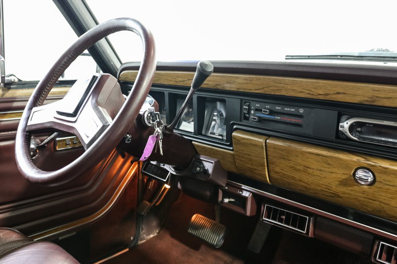 Jeep-Grand-wagoneer-1989-Maroon-Maroon-19