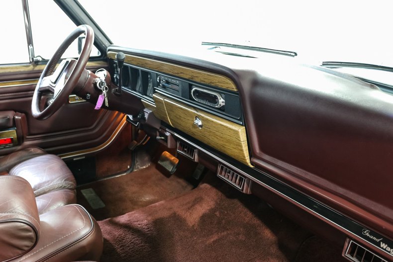 Jeep-Grand-wagoneer-1989-Maroon-Maroon-20