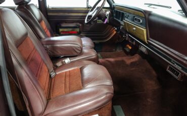 Jeep-Grand-wagoneer-1989-Maroon-Maroon-21