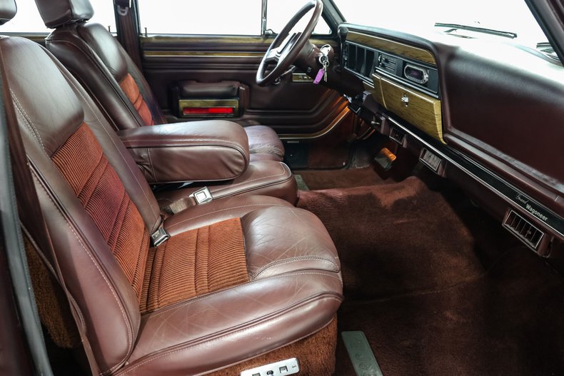 Jeep-Grand-wagoneer-1989-Maroon-Maroon-21