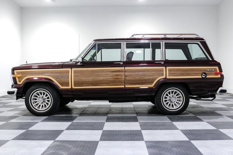 Jeep-Grand-wagoneer-1989-Maroon-Maroon-3