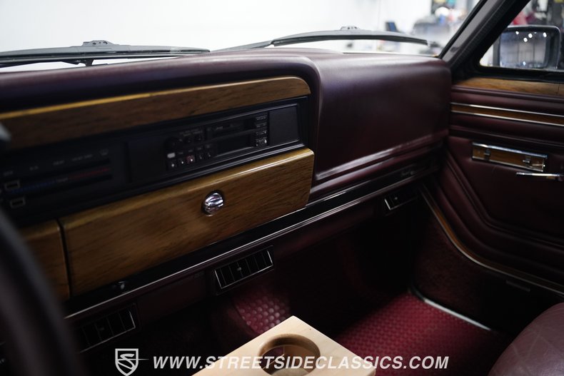 Jeep-Grand-wagoneer-1989-Maroon-Maroon-45