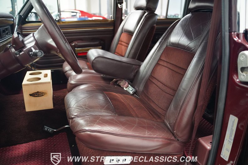 Jeep-Grand-wagoneer-1989-Maroon-Maroon-46