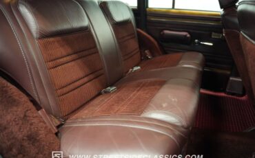 Jeep-Grand-wagoneer-1989-Maroon-Maroon-49