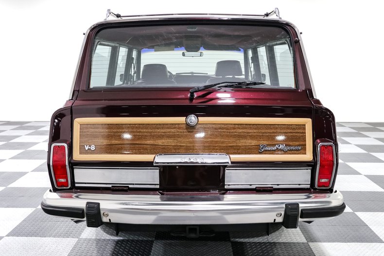 Jeep-Grand-wagoneer-1989-Maroon-Maroon-5