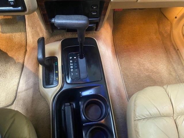 Jeep-Grand-wagoneer-1993-Full-leather-9