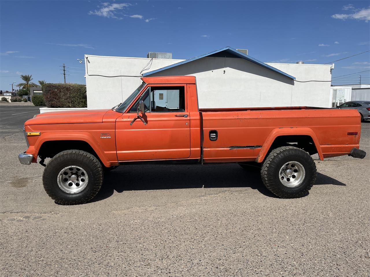 Jeep-J10-1979-Orange-Brown-21