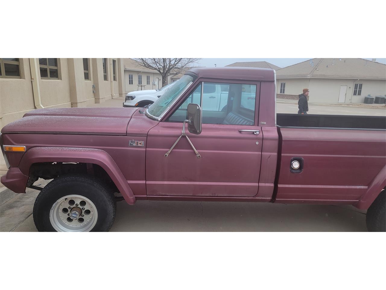 Jeep-J10-1983-Maroon-White-4