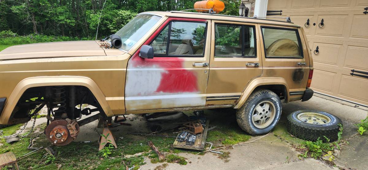 Jeep-Laredo-1987-yellow-1