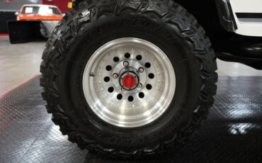 Jeep-Other-1974-White-Black-15