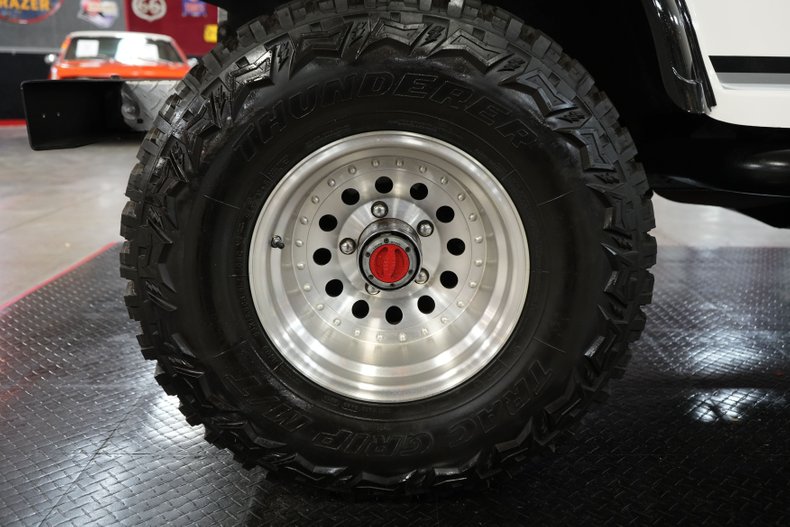 Jeep-Other-1974-White-Black-15