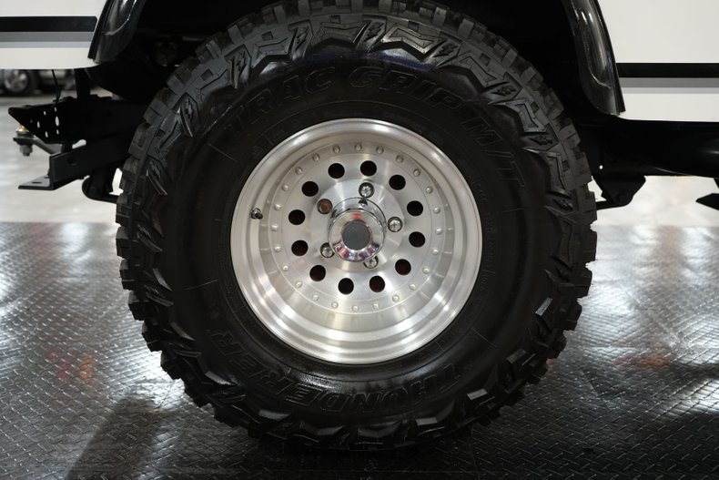 Jeep-Other-1974-White-Black-17