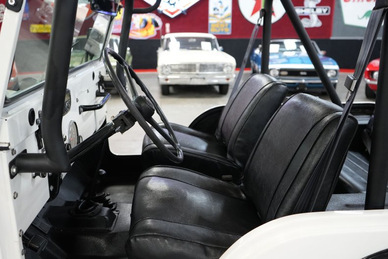 Jeep-Other-1974-White-Black-19