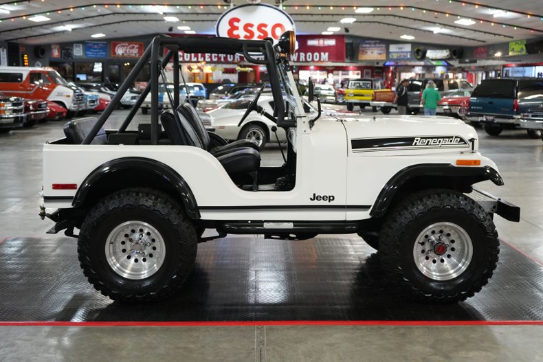 Jeep-Other-1974-White-Black-25
