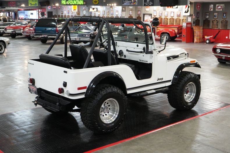 Jeep-Other-1974-White-Black-31