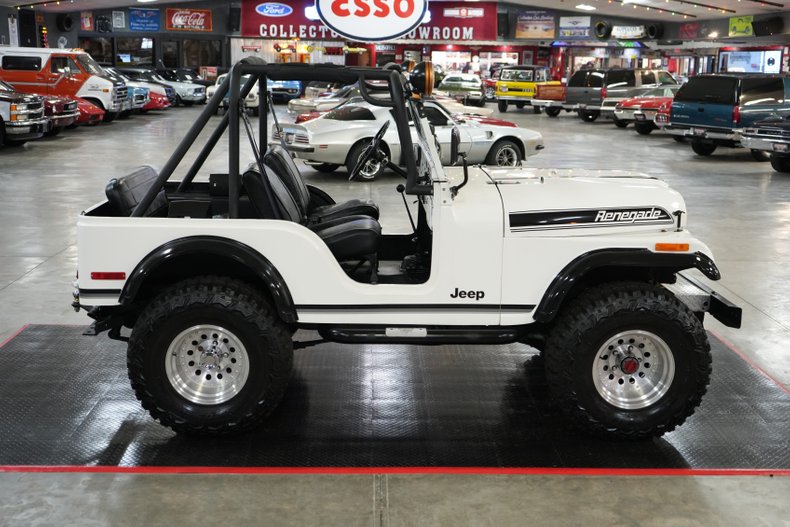 Jeep-Other-1974-White-Black-32