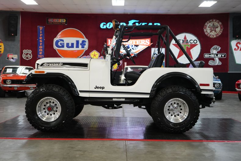 Jeep-Other-1974-White-Black-36