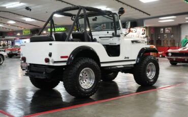 Jeep-Other-1974-White-Black-39