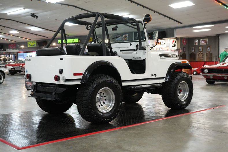 Jeep-Other-1974-White-Black-39